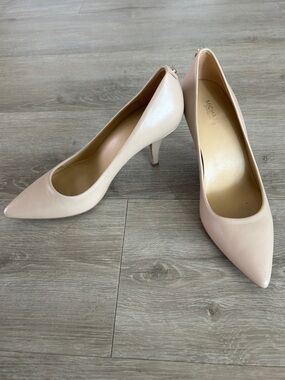 Michael Kors nude high heel